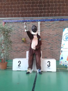 20150621_141248_mascotte_podium_salue